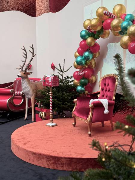 Scénographie pour un arbre de Noël d'une entreprise en région parisienne