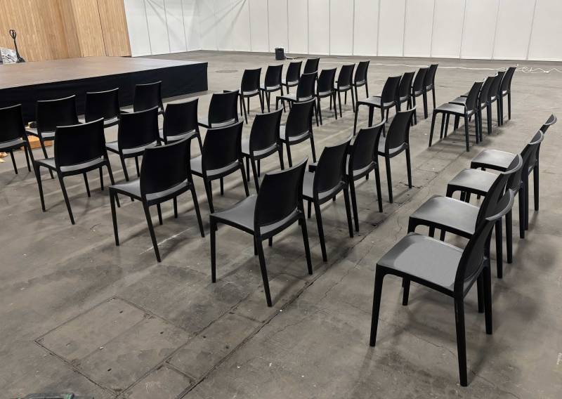 Assises confortables et sobres en location en Ile de France pour évènement d'entreprise