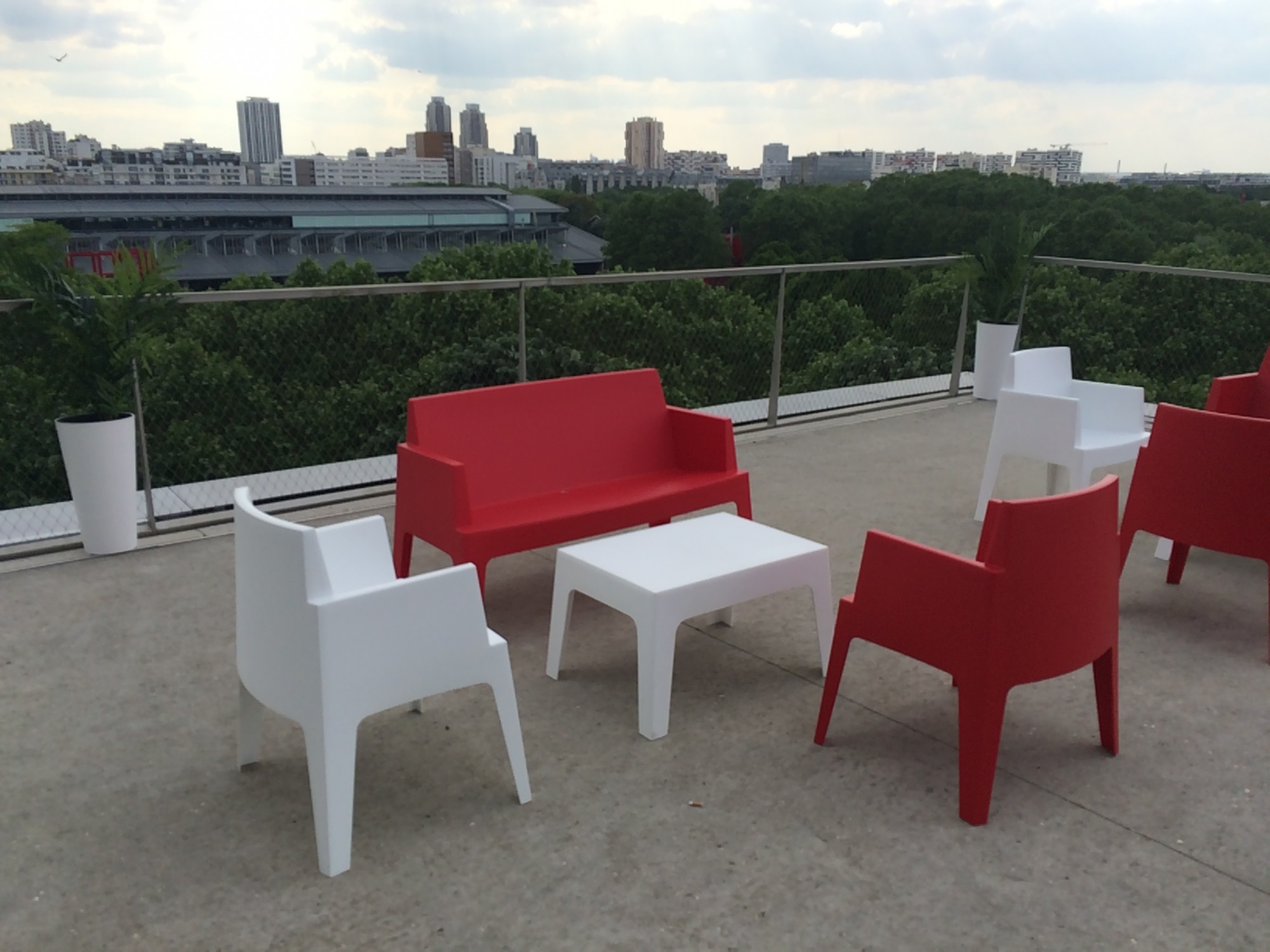 Location de mobilier événementiel pour terrasse extérieur