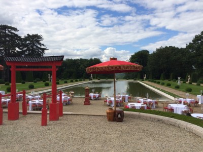 Installation de tables et chaises napoléon dans l'Oise